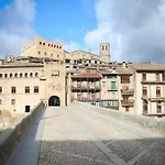 Fonda La Plaza *