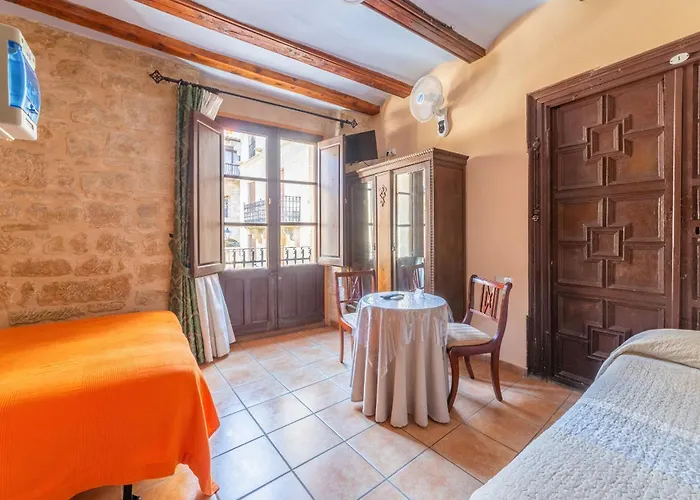 Pensión Fonda La Plaza 3*