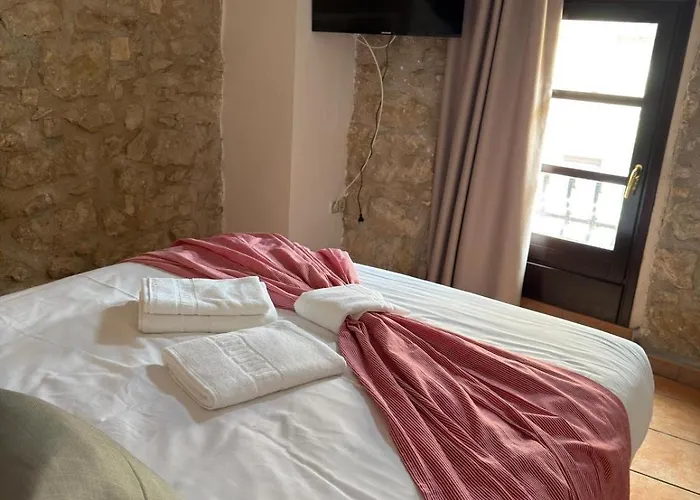 Fonda La Plaza Ξενοδοχείο *