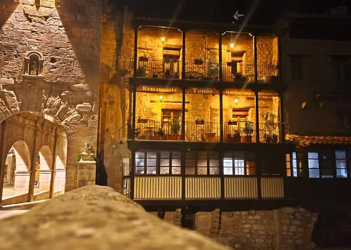 Fonda La Plaza Ξενοδοχείο *